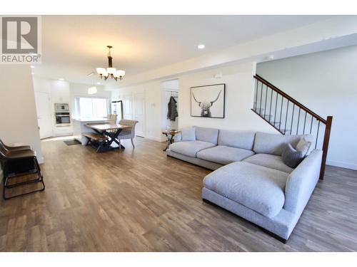 102 985 Patricia Boulevard, Prince George, BC - Indoor Photo Showing Living Room