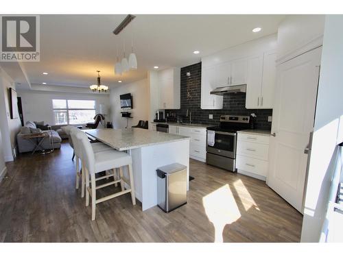 102 985 Patricia Boulevard, Prince George, BC - Indoor Photo Showing Kitchen With Upgraded Kitchen