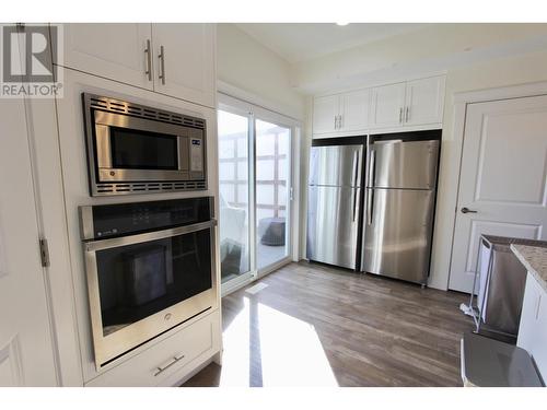 102 985 Patricia Boulevard, Prince George, BC - Indoor Photo Showing Kitchen