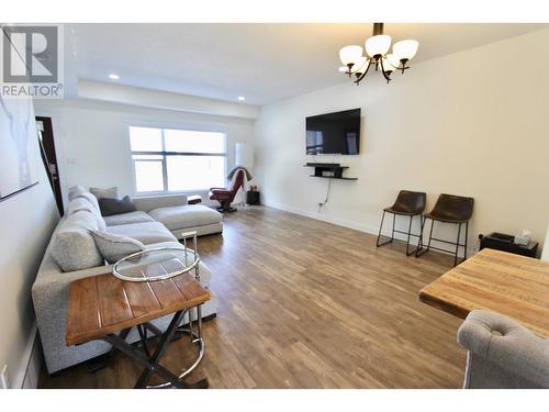 102 985 Patricia Boulevard, Prince George, BC - Indoor Photo Showing Living Room