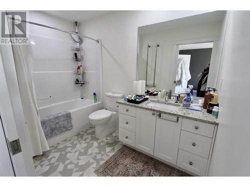 102 985 Patricia Boulevard, Prince George, BC - Indoor Photo Showing Bathroom