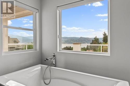 3044 Debeck Road, Naramata, BC - Indoor