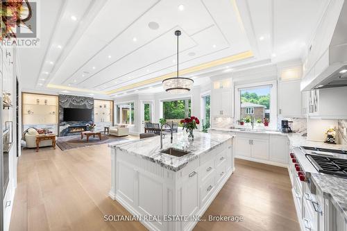 319 Betty Ann Drive, Toronto (Willowdale West), ON - Indoor Photo Showing Kitchen With Upgraded Kitchen