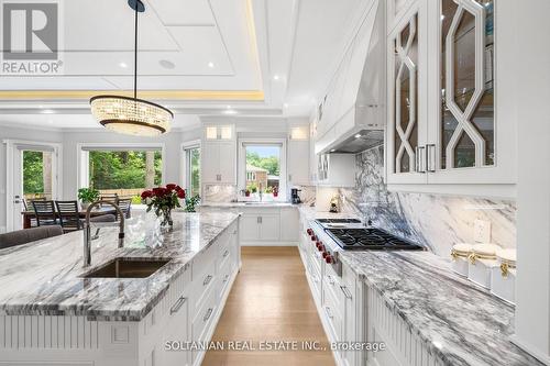 319 Betty Ann Drive, Toronto (Willowdale West), ON - Indoor Photo Showing Kitchen With Upgraded Kitchen