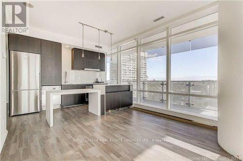 2504 - 1 Bloor Street E, Toronto (Church-Yonge Corridor), ON - Indoor Photo Showing Kitchen