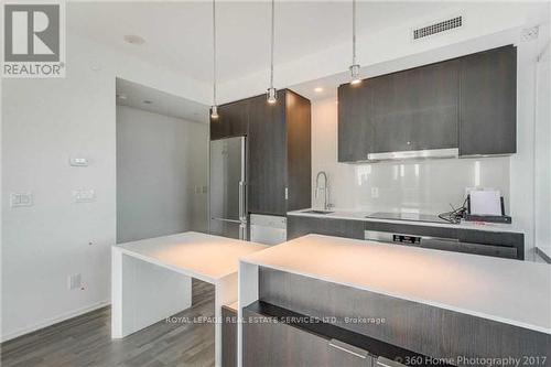 2504 - 1 Bloor Street E, Toronto (Church-Yonge Corridor), ON - Indoor Photo Showing Kitchen With Upgraded Kitchen