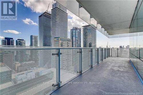 2504 - 1 Bloor Street E, Toronto, ON - Outdoor