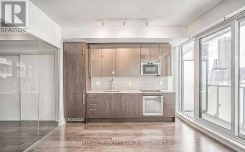 2107 - 403 Church Street, Toronto, ON - Indoor Photo Showing Kitchen