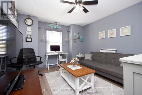 29 Keewatin Street S, Oshawa (Donevan), ON - Indoor Photo Showing Living Room