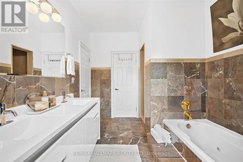 140 Bathgate Drive, Toronto, ON - Indoor Photo Showing Bathroom