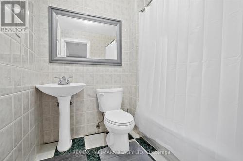 140 Bathgate Drive, Toronto, ON - Indoor Photo Showing Bathroom