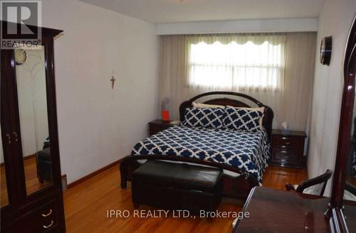 4 Lockington Court, Toronto, ON - Indoor Photo Showing Bedroom