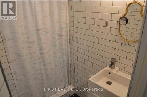 4 Lockington Court, Toronto, ON - Indoor Photo Showing Bathroom