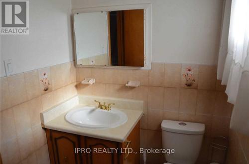 4 Lockington Court, Toronto, ON - Indoor Photo Showing Bathroom