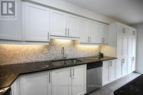 306 Gillett Point N, Milton (Ford), ON - Indoor Photo Showing Kitchen With Double Sink With Upgraded Kitchen