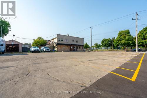 1490 Barton Street E, Hamilton, ON 