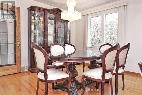 93 Old Chicopee Drive, Kitchener, ON - Indoor Photo Showing Dining Room