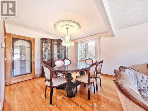 93 Old Chicopee Drive, Kitchener, ON - Indoor Photo Showing Dining Room