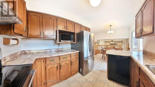 93 Old Chicopee Drive, Kitchener, ON - Indoor Photo Showing Kitchen