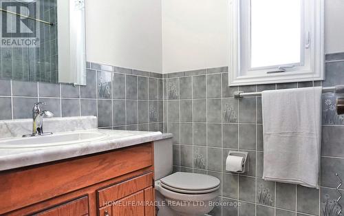 93 Old Chicopee Drive, Kitchener, ON - Indoor Photo Showing Bathroom