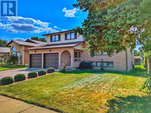 93 Old Chicopee Drive, Kitchener, ON - Outdoor With Facade