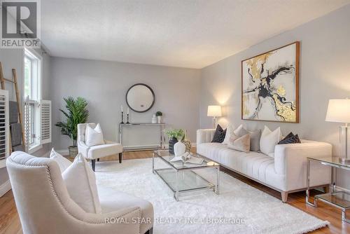 50 Bechtel Street, Cambridge, ON - Indoor Photo Showing Living Room