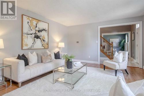 50 Bechtel Street, Cambridge, ON - Indoor Photo Showing Living Room