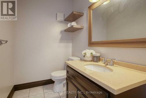 50 Bechtel Street, Cambridge, ON - Indoor Photo Showing Bathroom