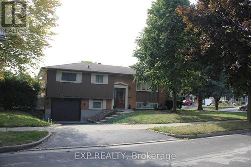 33 Hampton Place, Kitchener, ON - Outdoor With Facade