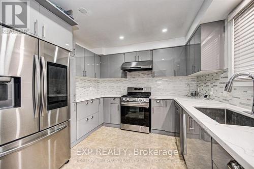 33 Hampton Place, Kitchener, ON - Indoor Photo Showing Kitchen With Stainless Steel Kitchen With Upgraded Kitchen