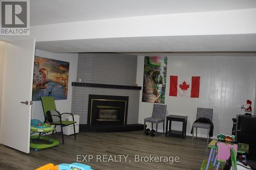 33 Hampton Place, Kitchener, ON - Indoor With Fireplace