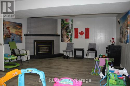 33 Hampton Place, Kitchener, ON - Indoor With Fireplace