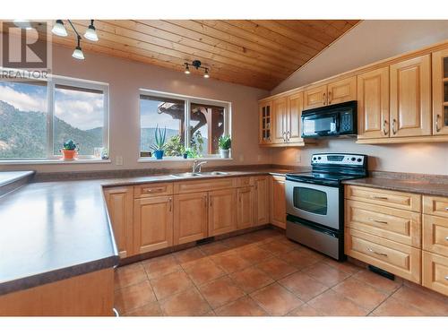 771 Toy Creek Road, Kaleden, BC - Indoor Photo Showing Kitchen With Double Sink