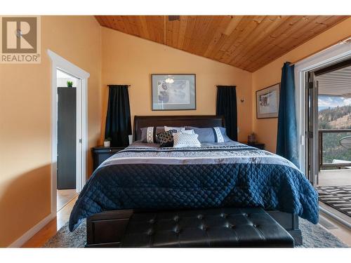 771 Toy Creek Road, Kaleden, BC - Indoor Photo Showing Bedroom