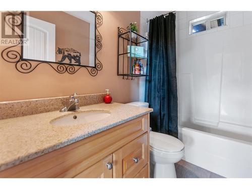 771 Toy Creek Road, Kaleden, BC - Indoor Photo Showing Bathroom