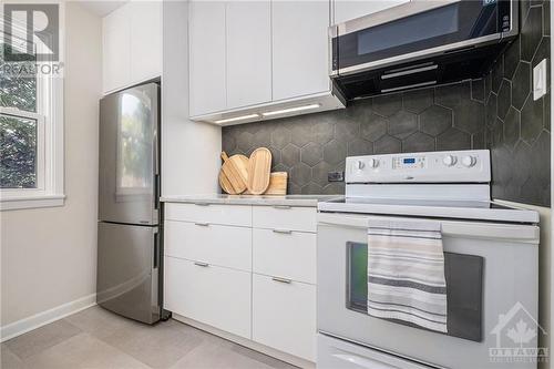 2034 Saunderson Drive, Ottawa, ON - Indoor Photo Showing Kitchen