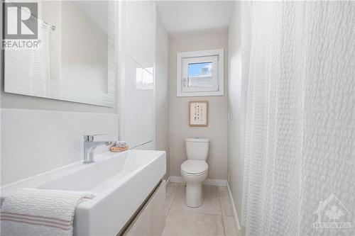 2034 Saunderson Drive, Ottawa, ON - Indoor Photo Showing Bathroom