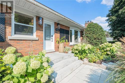 2034 Saunderson Drive, Ottawa, ON - Outdoor