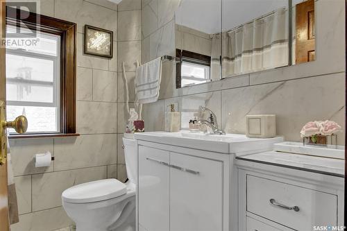 2848 Rae Street, Regina, SK - Indoor Photo Showing Bathroom