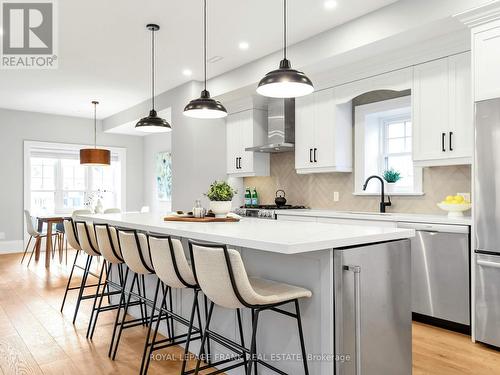 141 Dunington Drive, Toronto (Birchcliffe-Cliffside), ON - Indoor Photo Showing Kitchen With Upgraded Kitchen