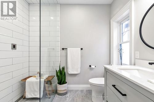 141 Dunington Drive, Toronto (Birchcliffe-Cliffside), ON - Indoor Photo Showing Bathroom