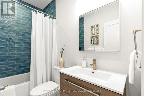 141 Dunington Drive, Toronto (Birchcliffe-Cliffside), ON - Indoor Photo Showing Bathroom