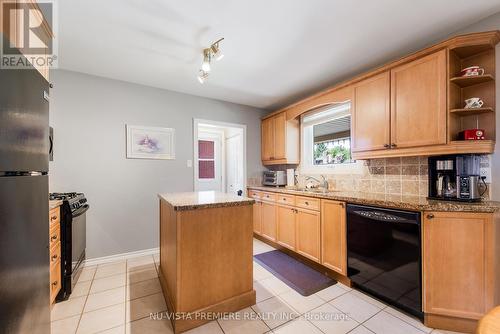 239 Chittick Crescent, Thames Centre (Dorchester), ON - Indoor Photo Showing Kitchen