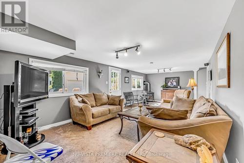 239 Chittick Crescent, Thames Centre (Dorchester), ON - Indoor Photo Showing Living Room