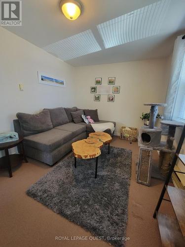 671 Driftwood Road, Orillia, ON - Indoor Photo Showing Living Room