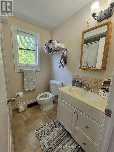 671 Driftwood Road, Orillia, ON - Indoor Photo Showing Bathroom