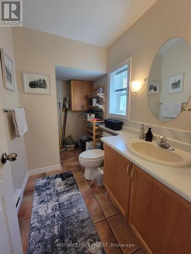 671 Driftwood Road, Orillia, ON - Indoor Photo Showing Bathroom