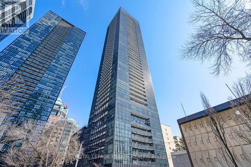 1909 - 101 Charles Street E, Toronto, ON - Outdoor With Facade