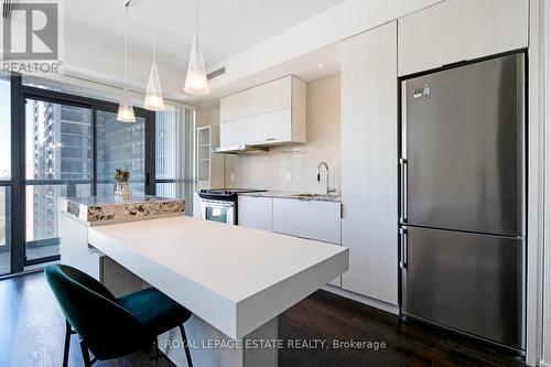 1909 - 101 Charles Street E, Toronto, ON - Indoor Photo Showing Kitchen With Upgraded Kitchen