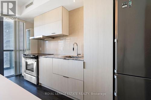 1909 - 101 Charles Street E, Toronto, ON - Indoor Photo Showing Kitchen